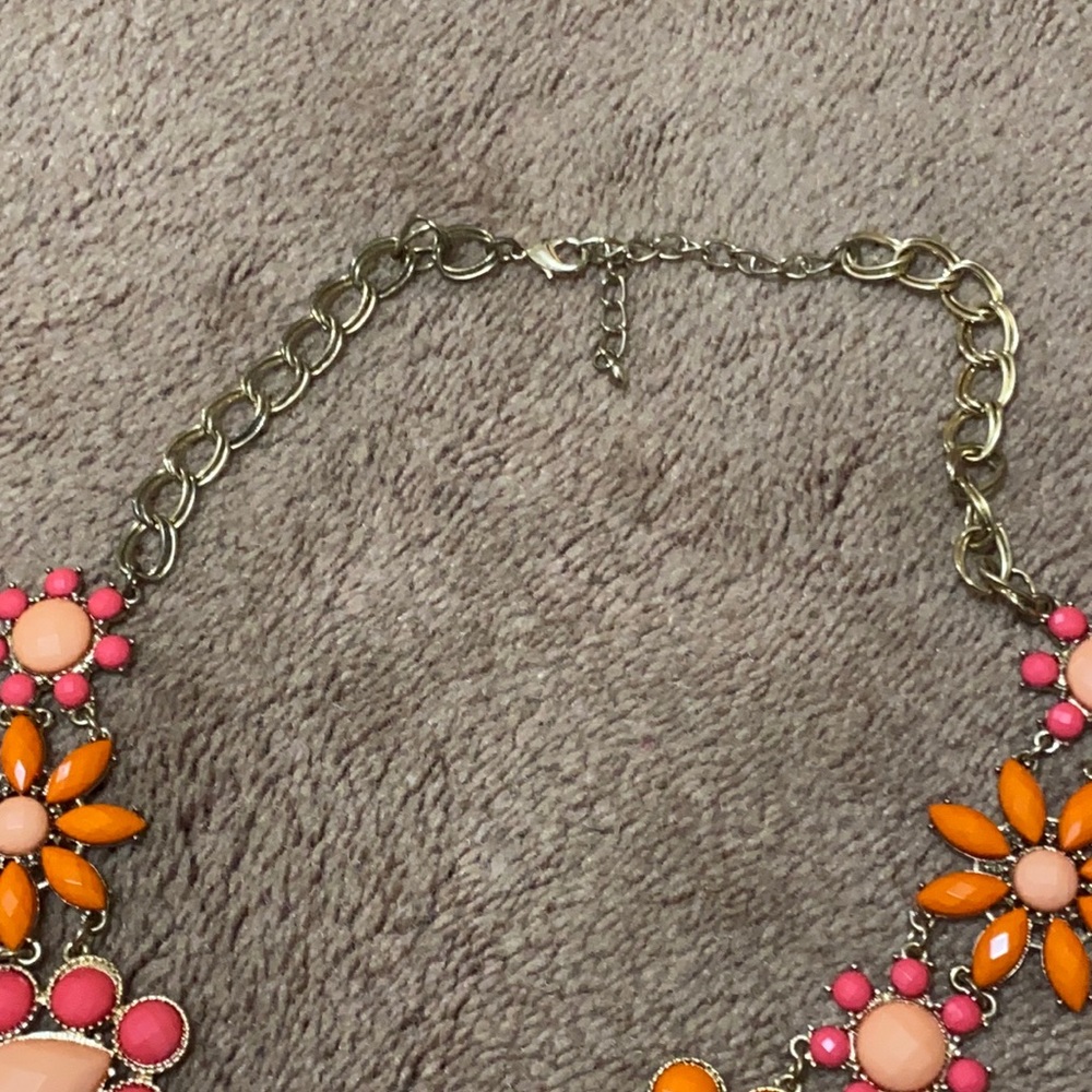 ❌Sold❌ Francesca's Statement Necklace - Picture 5 of 5